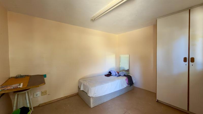 5 Bedroom Property for Sale in Pentagon Park Free State